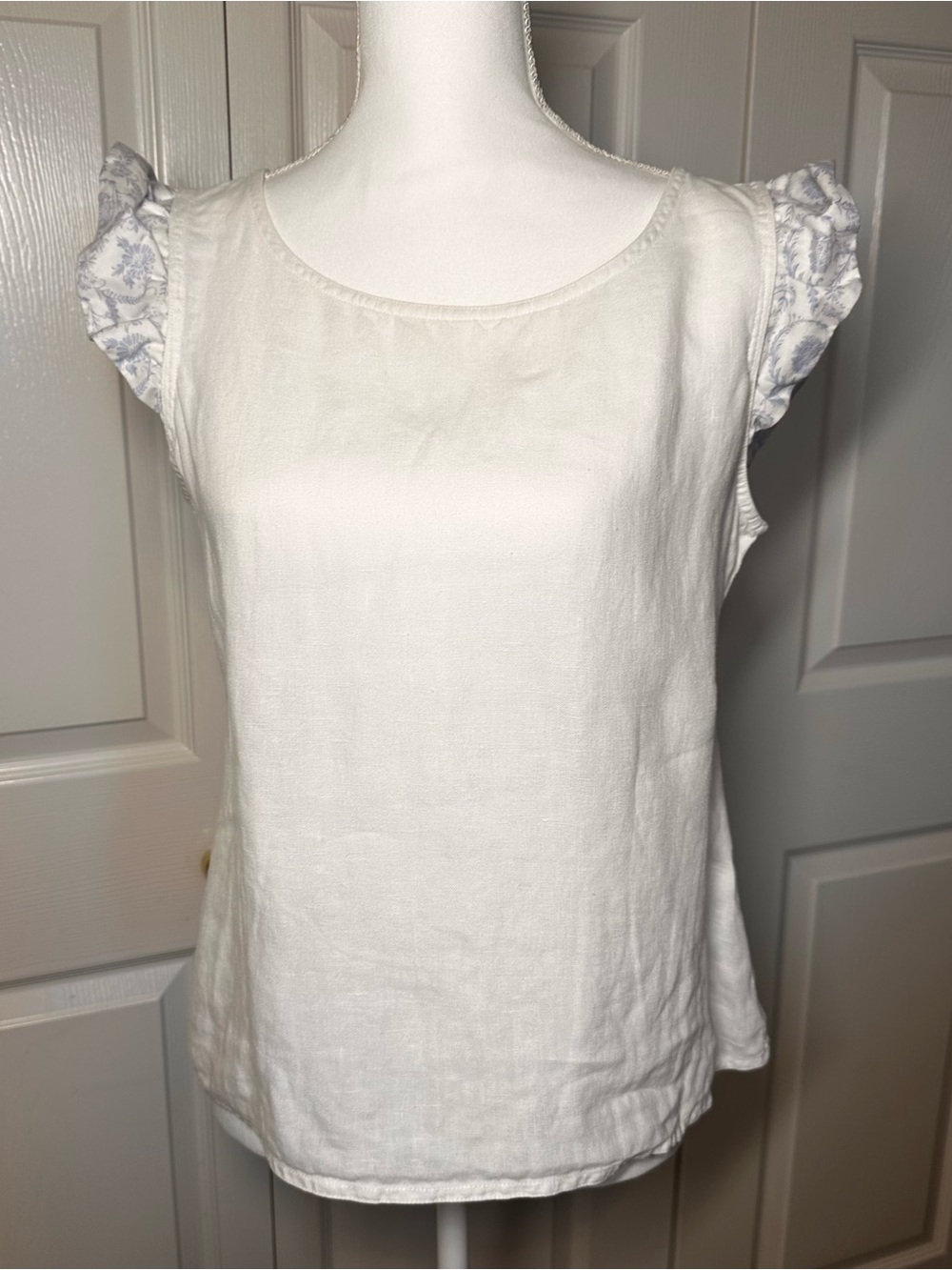 J. Jill White Linen-Blend Sleeveless Top with Patterned Ruffle Cap Sleeves